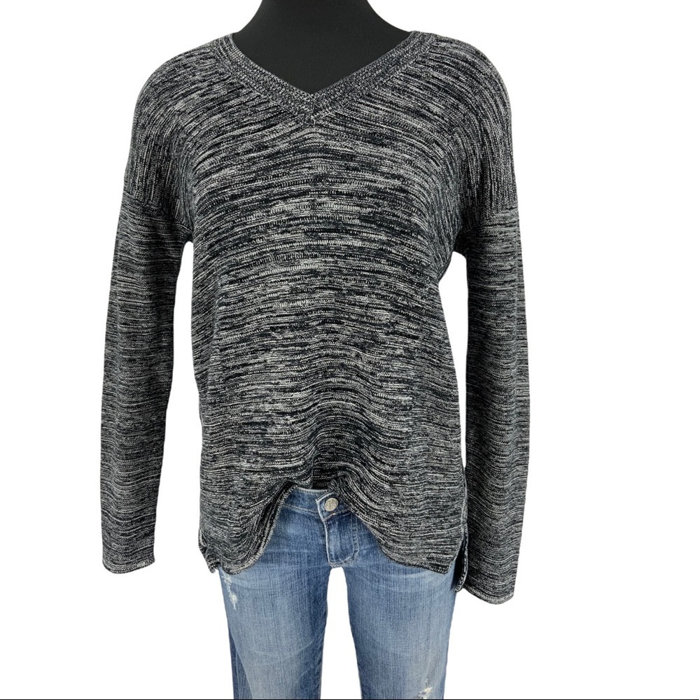 Ellen Tracy Sweater A9